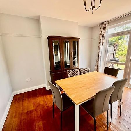 5 Bed Property In Se12 Londra Exterior foto