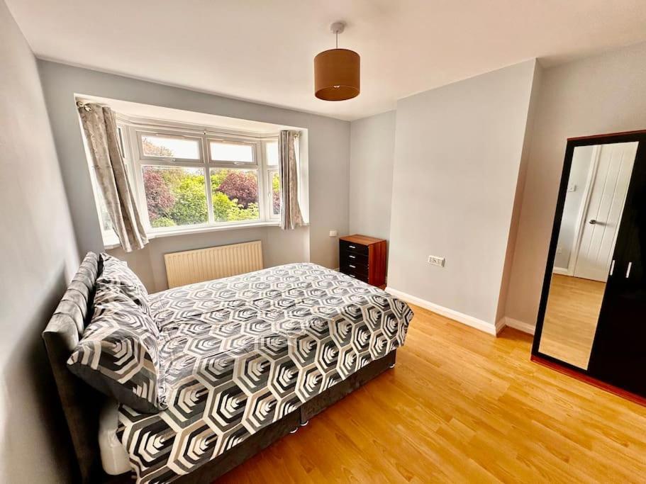 5 Bed Property In Se12 Londra Exterior foto