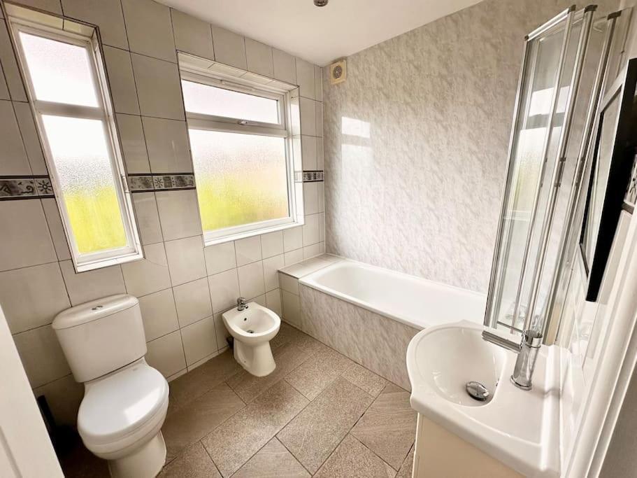 5 Bed Property In Se12 Londra Exterior foto