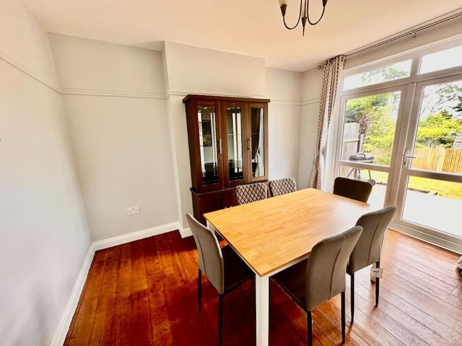 5 Bed Property In Se12 Londra Exterior foto