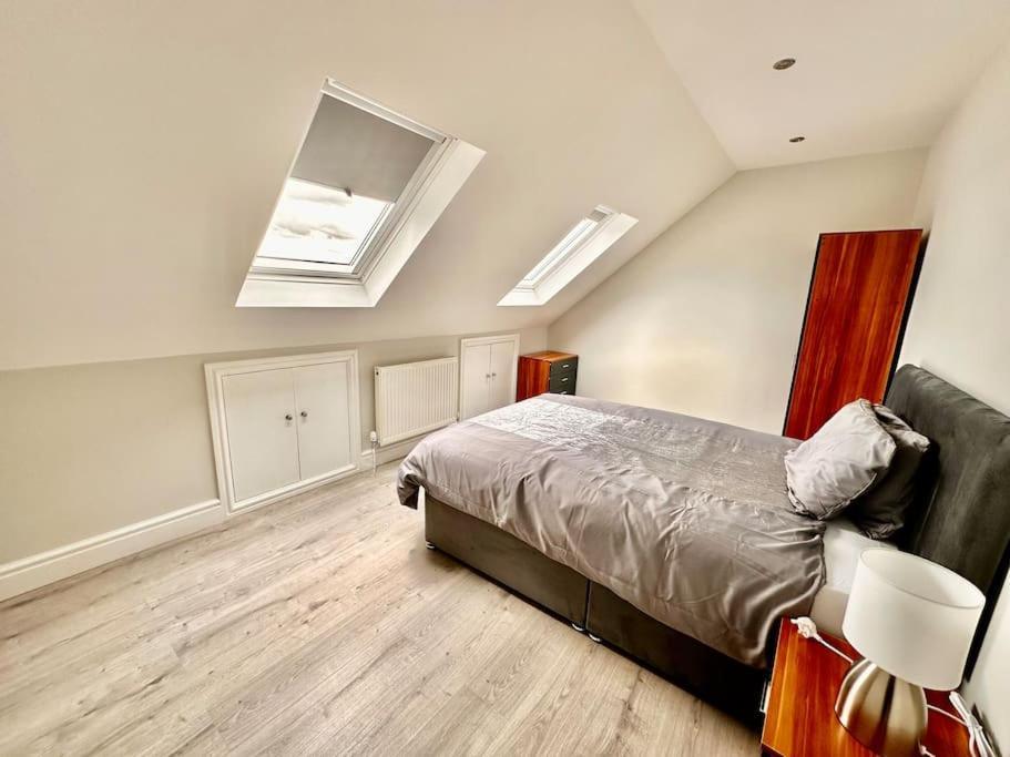 5 Bed Property In Se12 Londra Exterior foto