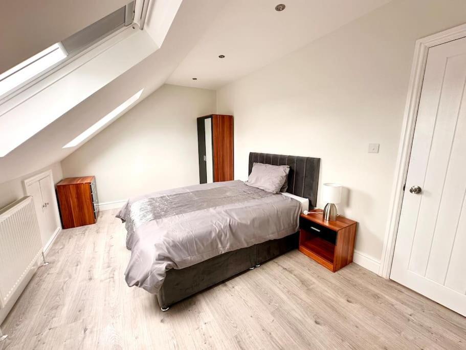 5 Bed Property In Se12 Londra Exterior foto