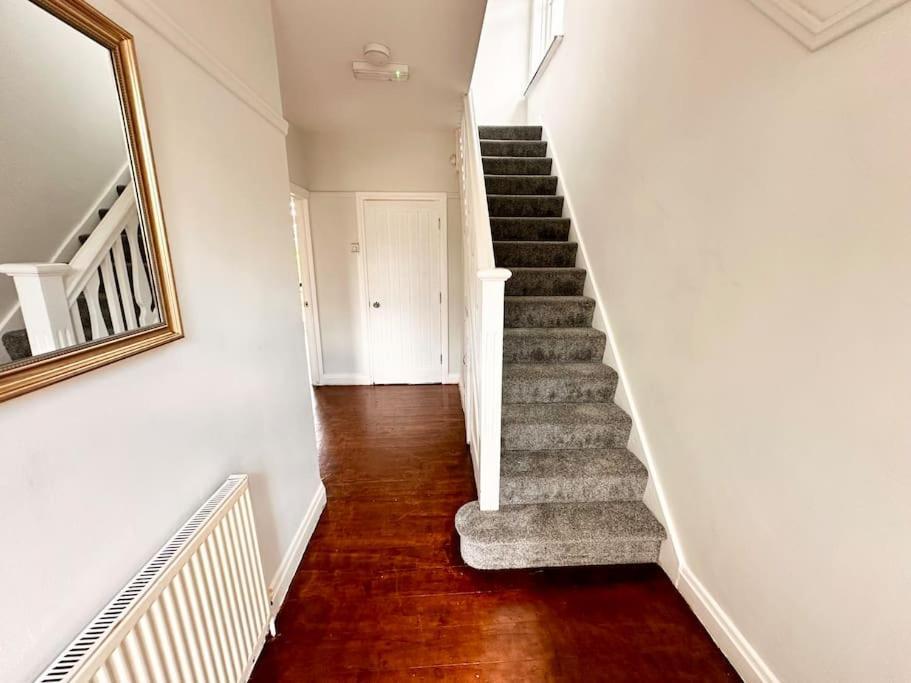 5 Bed Property In Se12 Londra Exterior foto