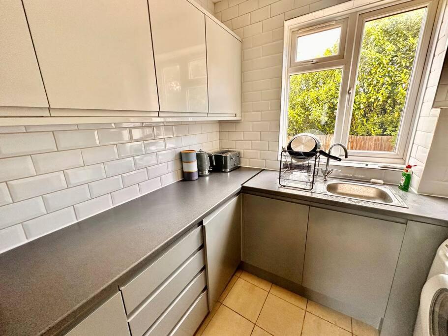 5 Bed Property In Se12 Londra Exterior foto