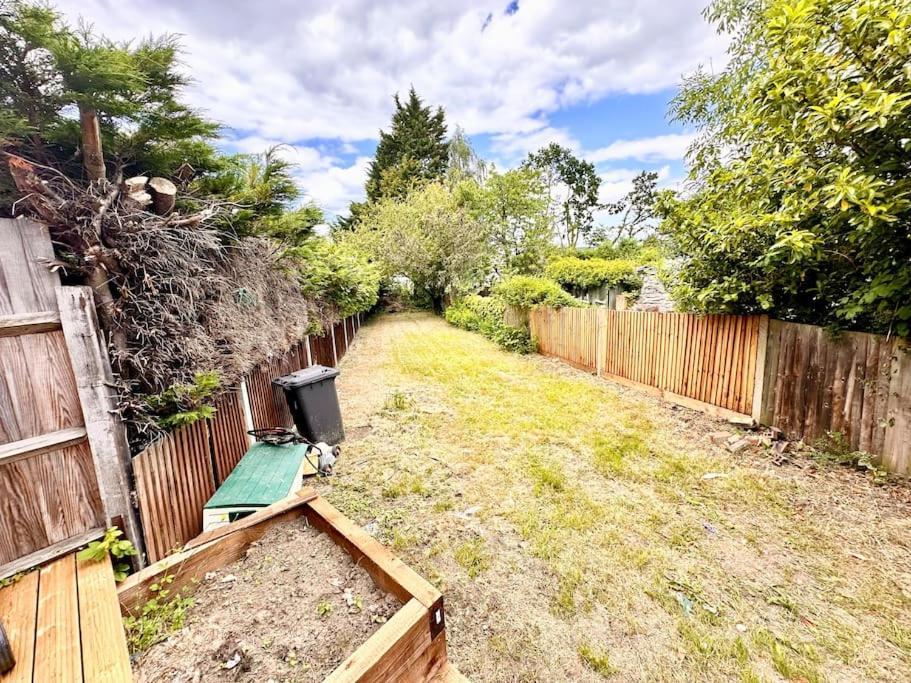 5 Bed Property In Se12 Londra Exterior foto